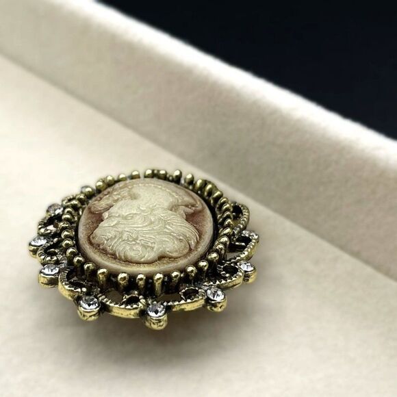 Yellow Gold and Brown with Diamond Crystal Victorian Lady Cameo Pin Back Brooch - Picture 6 of 7